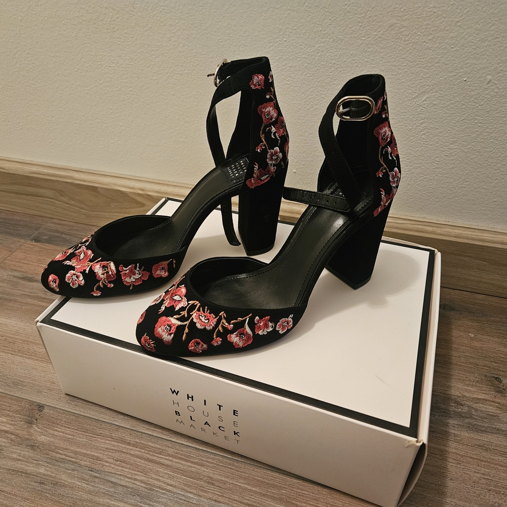White House Black Market Women's Black Floral Heels - Picture 2 of 4
